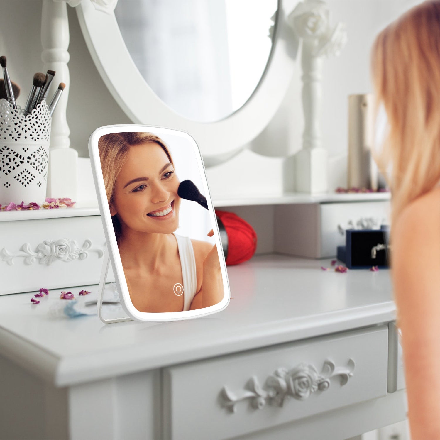 1Pc 5.98x8.62in Lighted Makeup Mirror Vanity Desk Mirror Small LED Mirror With 3 Light Colors Touch Screen Brightness Adjustable USB Rechargeable